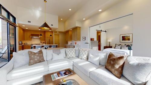 Ketchum Casa | The Residences at One Twenty Unit 302