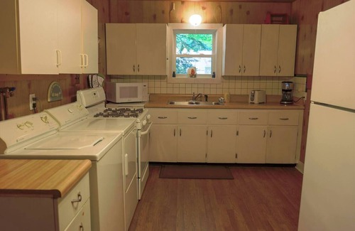 Old Forge Casa | The Retreat: 3 Br Cottage near Main St