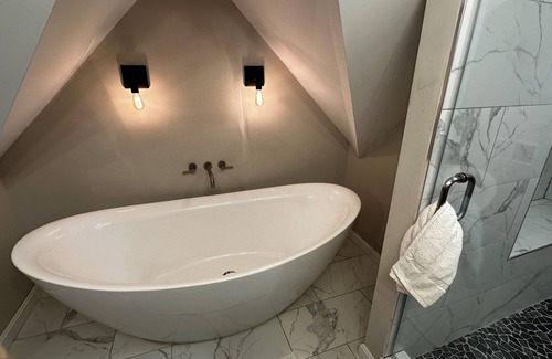 Montgomery Center Cama Y Desayuno | The Retreat - An smazing spa-grade 1BR suite located adjacent to SpaVermont, northern Vermont's most amazing day spa. Only 7 minutes to Jay Peak Resort. With Breakfast Included!