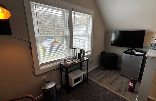 Montgomery Center Cama Y Desayuno | The Retreat - An smazing spa-grade 1BR suite located adjacent to SpaVermont, northern Vermont's most amazing day spa. Only 7 minutes to Jay Peak Resort. With Breakfast Included!