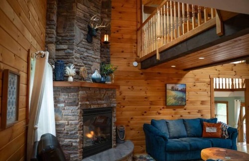 Naples Casa | The Retreat at Bristol Haven: Hot Tub, Artisan Firepit, Private Pond & Creek