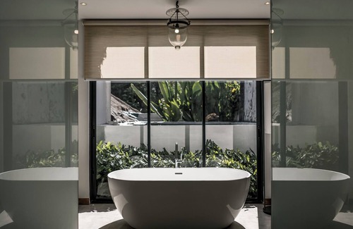 Batu Bolong Hotel | The Retreat at Kharista by Ekosistem