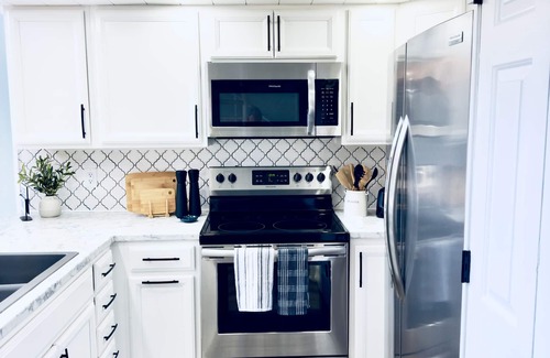 Avoca Condominio | The Retreat - At Lake Monroe. No Cleaning Fees.