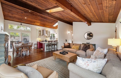 Monte Rio Casa | The Retreat at River Gardens ~ Spacious, Hot Tub, Riverfront!