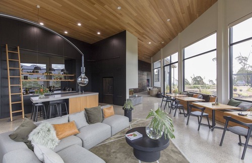 Buxton Casa | The Retreat B&B, offgrid luxury