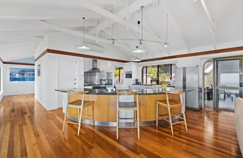 Tallai Casa | The Retreat Gold Coast + Panoramic Views Sleeps 25