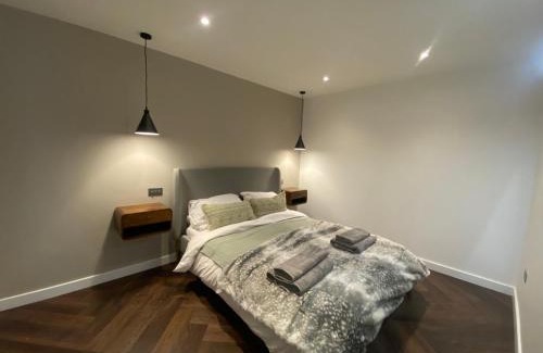 Bathampton Casa | The Retreat, luxury studio apartment in Bath with parking