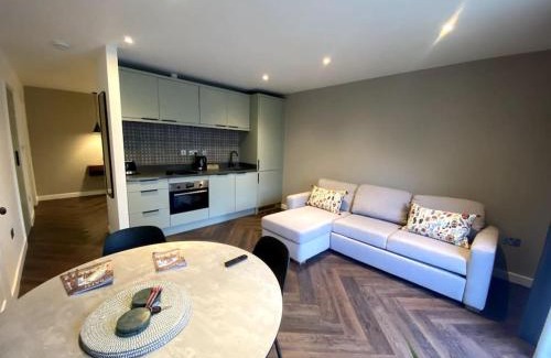 Bathampton Casa | The Retreat, luxury studio apartment in Bath with parking