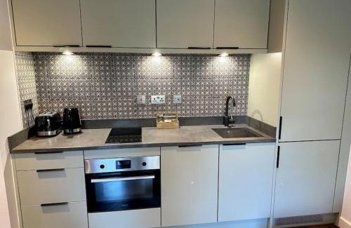 Bathampton Casa | The Retreat, luxury studio apartment in Bath with parking