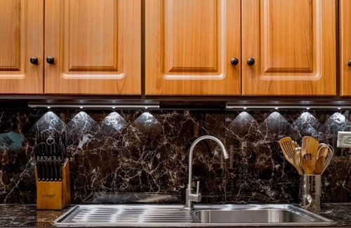Piarco Condominio | The Retreat - Modern 1Bdr Condo 2 mins from Int. Airport