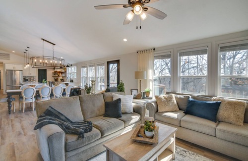 Abesville Casa | 'The Retreat on Reno' Home w/ Hot Tub + Deck!