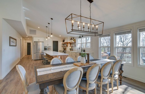 Abesville Casa | 'The Retreat on Reno' Home w/ Hot Tub + Deck!