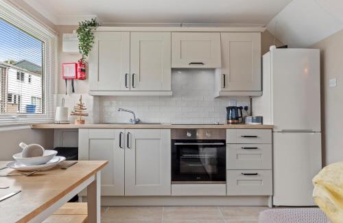 Pembroke Chalet De Esquí | The Retreat - Short walk from beach parking