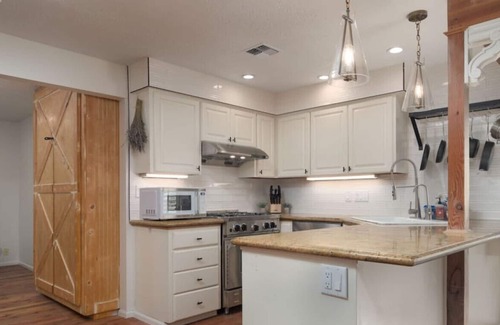 Harlow Casa | The Reunion Game House: 10 min walk to Autzen