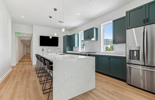 Faubourg Lafayette Apartamento | The Revelry | Music City | 9 bed 5 bath w/Htd Pool