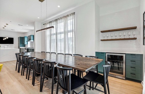 Faubourg Lafayette Apartamento | The Revelry | Music City | 9 bed 5 bath w/Htd Pool