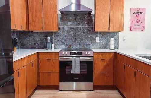 Cleveland Park Apartamento | The Rhinestone Cowgirl | 2BR East Nash Retreat