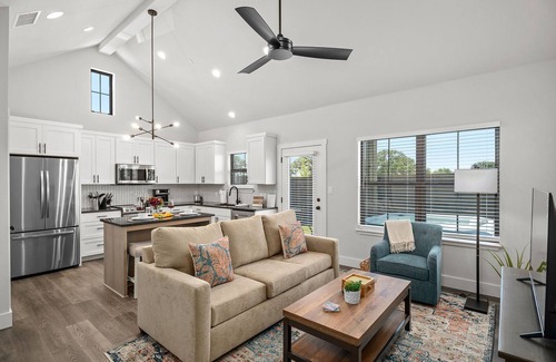 Fredericksburg Casa | The Ricardos Joint With Hot Tub