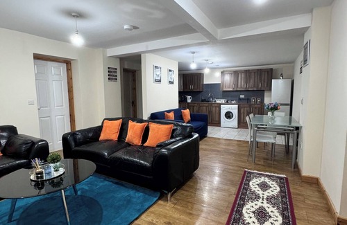 Old Trafford Apartamento | The Rich Living Apartment