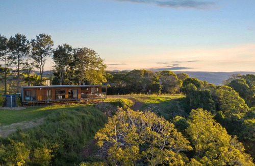 Booroobin Cabina | The Ridge at Maleny - The Deluxe Residence