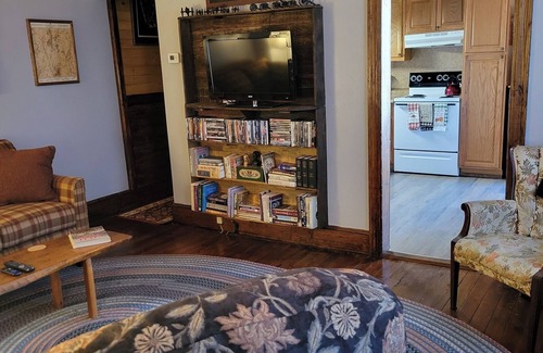 Gettysburg Apartamento | The Ridge is a Cozy 2-bedroom/1 bath Apartment Short walk to downtown Gettysburg