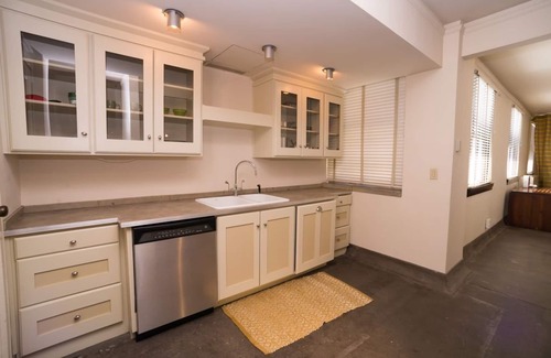 Crossroads Arts District Condominio | The Rieger Hotel