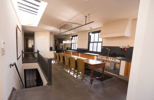 Crossroads Arts District Condominio | The Rieger Hotel