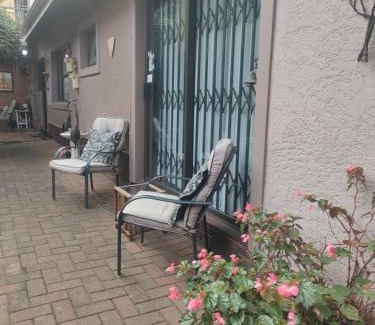 New Germany Apartamento | The right place : Ideal for the smart business person. 25km to DBN.