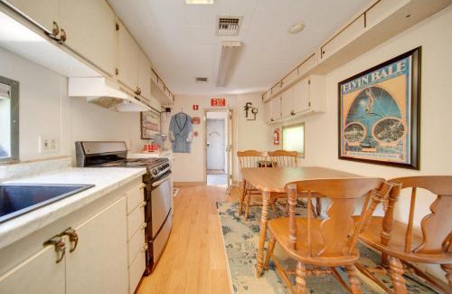 Adrian Furnace Apartamento | The Ringmaster, Converted Railcar in DuBois!