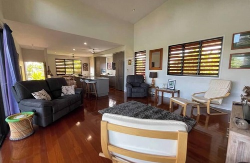Mission Beach Casa | The Rise - Dunk Island views and ocean breeze