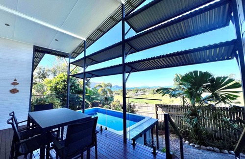 Mission Beach Casa | The Rise - Dunk Island views and ocean breeze