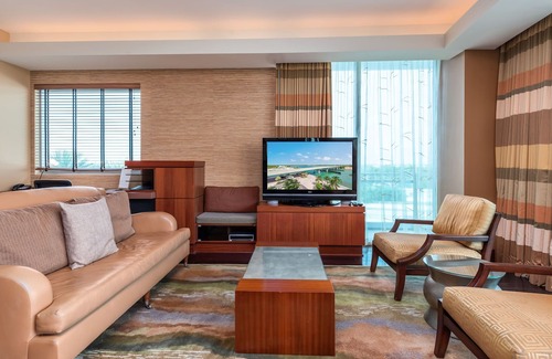 Bal Harbour Condominio | The Ritz-Carlton: Bayview Beachfront Condo with Pool & Direct Beach Access