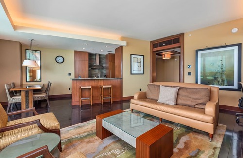 Bal Harbour Condominio | The Ritz-Carlton: Bayview Beachfront Condo with Pool & Direct Beach Access
