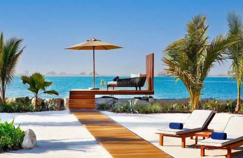 Al Hamra Village Complejo | The Ritz-Carlton Ras Al Khaimah, Al Hamra Beach