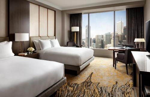 Toronto Entertainment District Hotel | The Ritz-Carlton, Toronto