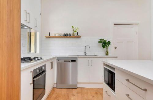Gordon Casa | The River Block