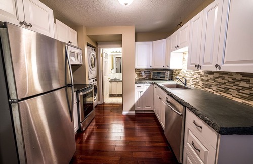 Drumheller Casa | The River Blossom Suite