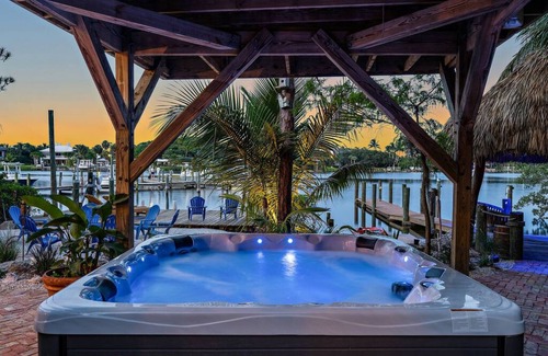 Jupiter Casa | THE RIVER HOUSE, 21 Foot Boston Whaler Included