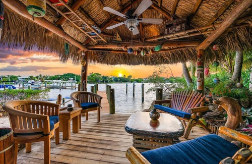 Jupiter Casa | THE RIVER HOUSE, 21 Foot Boston Whaler Included