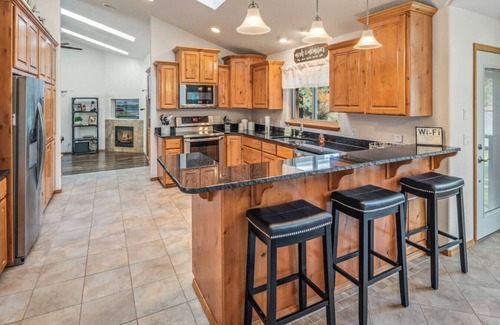 Post Falls Casa | The River House - Kayaks Included!