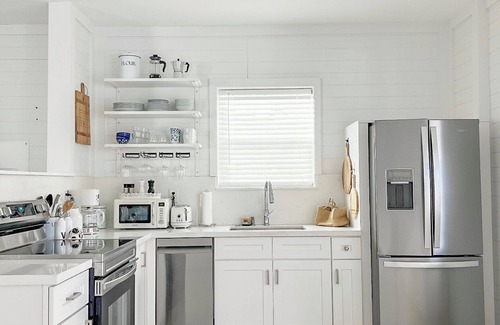 West Little River Casa | THE RIVER HOUSE MIAMI YOUR BACHELORTTE, EVENT, OR PHOTOSHOOT DESTINATION!!