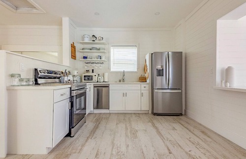 West Little River Casa | THE RIVER HOUSE MIAMI YOUR BACHELORTTE, EVENT, OR PHOTOSHOOT DESTINATION!!