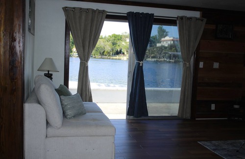 Riverside Heights Casa | The River House