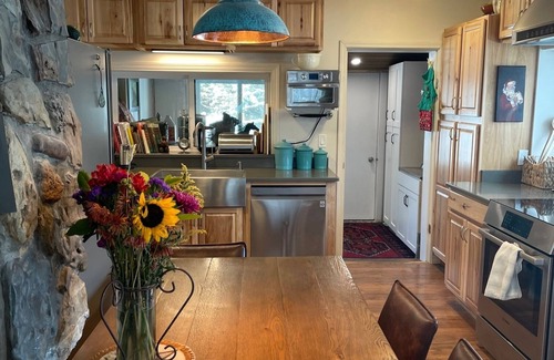 Condon Cabina | The River House Wedding & Event Venue
