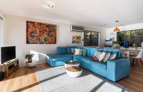 Marlow Casa | The River Shack - Breathtaking River Views, Waterfront House With hot tub