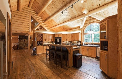 Missoula Casa | The Riverfront Lodge on the Blackfoot - Private beach!