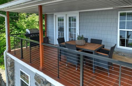 Salunga Casa | The Riverfront Serenity Lodge
