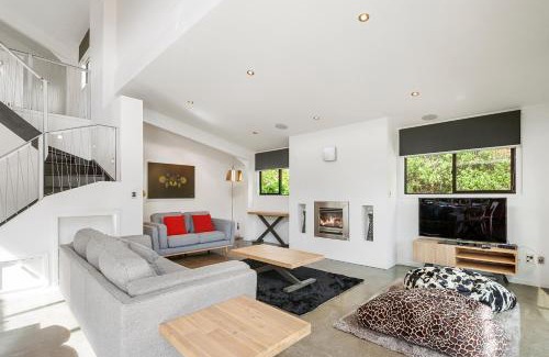 Kuratau Casa | The Rivers - Kuratau Holiday Home