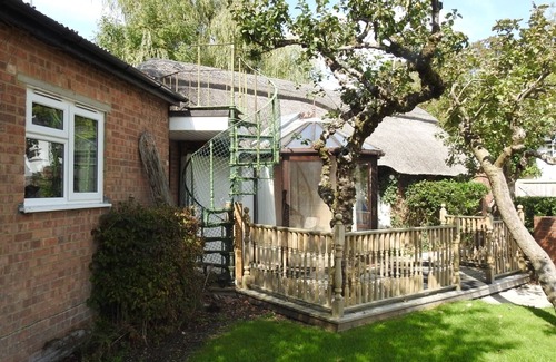 New Forest District Casa | The Riverside Studio at Old Bridge Cottage , Ringwood, New Forest