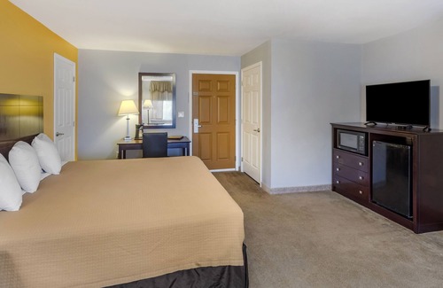 Towanda Hotel | The Riverstone Inn